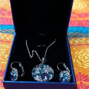 Beautiful set - Austrian crystal necklace and earrings